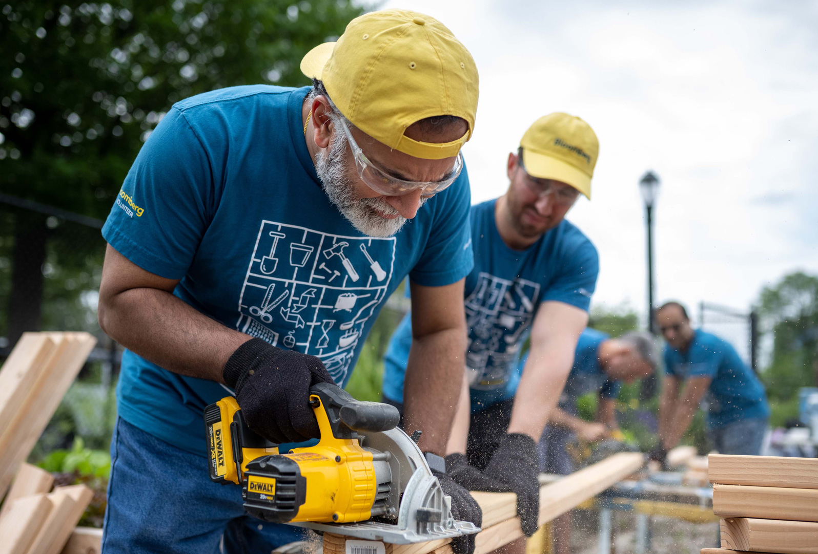 Bloomberg employees volunteer and give back to their communities across a wide range of projects, including preparing meals in Hong Kong